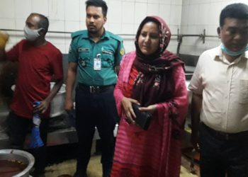 অস্বাস্থ্যকর পরিবেশে খাবার প্রস্তুত/ চট্টগ্রাম নগরে হাজী বিরানীকে ২ লক্ষ টাকা জরিমানা