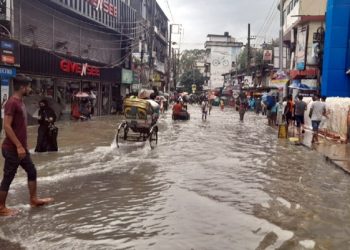 রয়টার্স/বাংলাদেশ ও ভারতে বন‍্যার্ত লাখ লাখ মানুষ ত্রাণের অপেক্ষায়