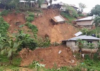 চট্টগ্রামে পাহাড়ে ঝুঁকিপূর্ণ বসবাসকারীদের সরাতে ও দুর্যোগ মোকাবেলায় মাইকিং ও নিয়ন্ত্রণ কেন্দ্র স্থাপন