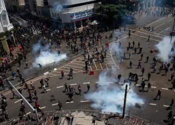 গোটাবায়ার পদত্যাগ পত্রের অপেক্ষায় শ্রীলঙ্কা, সর্বদলীয় সরকার গঠনের তোড়জোর