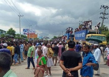 সলিমপুরে প্রতিবাদকারীদের বিরুদ্ধে অবরোধ, ভাঙ্গচুর ও নাশকতায়  ৬ মামলা/ প্রবেশমুখে বসছে চেকপোস্ট