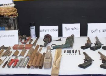 গহীন পাহাড়ে কৃষকের ছদ্মবেশে জাকিরের অস্ত্র কারখানা