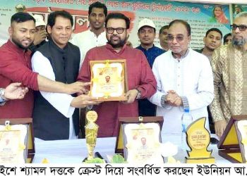 সাতকানিয়ায় সংবর্ধনার  জবাবে শ্যামল দত্ত/  ঘরে ঘরে মানবিক ও সাংস্কৃতিক গুণসম্পন্ন মানুষ গড়তে হবে