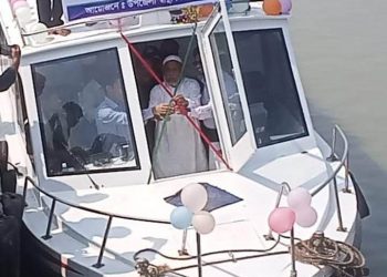 কুতুবদিয়া চ্যানেল পাড়ি দিতে সি-এম্বুলেন্স সার্ভিস