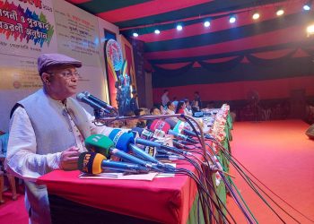 বই পড়ার অভ্যাসটা কেড়ে নিয়েছে সামাজিক যোগাযোগ মাধ্যম: তথ‍্যমন্ত্রী