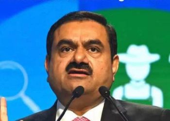 আদানি এন্টারপ্রাইজের শেয়ার বিক্রি স্থগিত