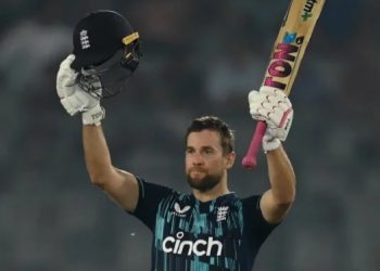 প্রথম ওয়ান ডেতে এক মালানেই ধরাশায়ী বাংলাদেশ