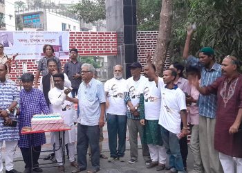 ‘শেখ হাসিনা কী শহীদদের কবরখানার দায়িত্ব নেবেন না?’