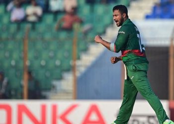 সাকিব নৈপুন‍্যে হোয়াইট ওয়াশের লজ্জা থেকে রেহাই পেল বাংলাদেশ