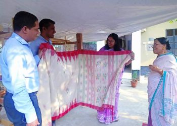 কলা গাছের সুতোয় বোনা ‘কলাবতী শাড়ি’