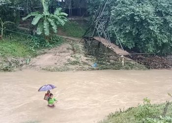 বন্যায় বৃহত্তর চট্টগ্রামে দূর পাড়াগাঁয়ের যোগাযোগ ব্যবস্থার চরম অবনতি