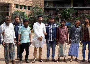 পটিয়ার গার্মেন্টসের কাপড় চুরি করে টেরিবাজারে