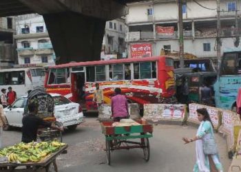 সড়কে বিশৃঙ্খলা, যানজটে নাকাল চট্টগ্রাম নগরবাসী