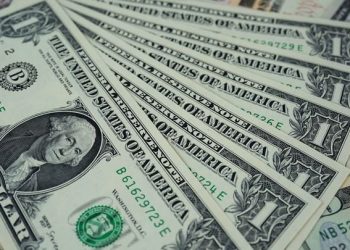 আলোচনায় বৈদেশিক মুদ্রার রিজার্ভ, বাড়ছে উদ্বেগ