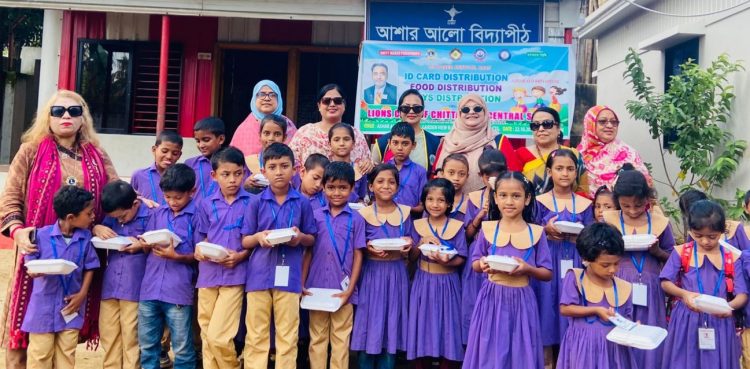 অক্টোবর সার্ভিস/সেন্ট্রাল শাপলার সুবিধাবঞ্চিত শিশুদের স্কুলে আইডিকার্ড, খাদ্য ও খেলনা বিতরণ